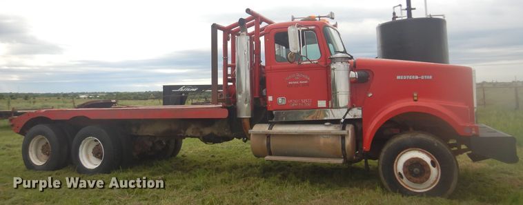 image for item DQ7114 1994 Western Star winch truck