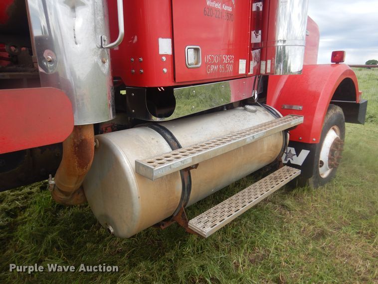 image for item DQ7114 1994 Western Star winch truck