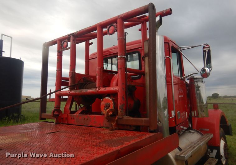 image for item DQ7114 1994 Western Star winch truck