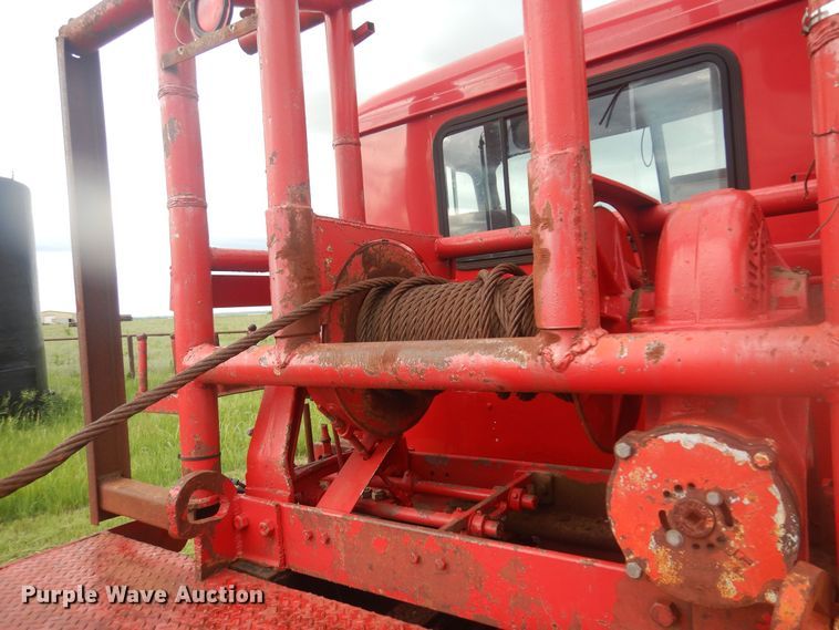image for item DQ7114 1994 Western Star winch truck