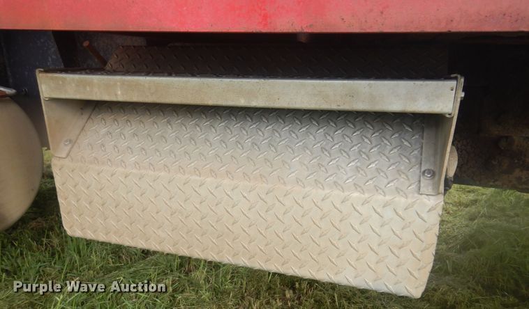 image for item DQ7114 1994 Western Star winch truck