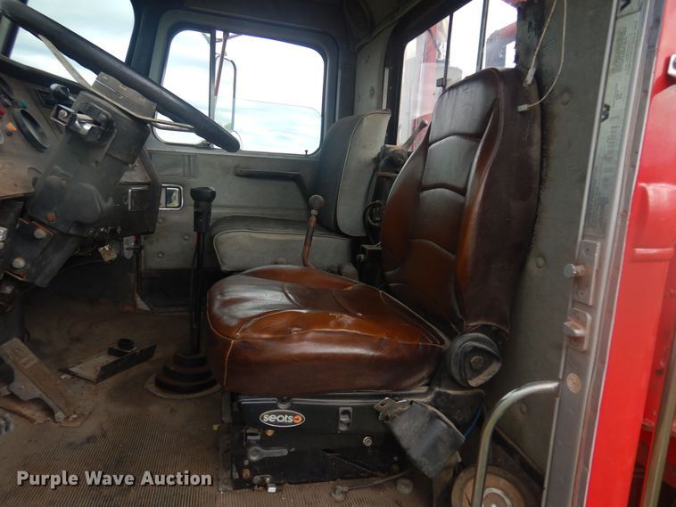 image for item DQ7114 1994 Western Star winch truck