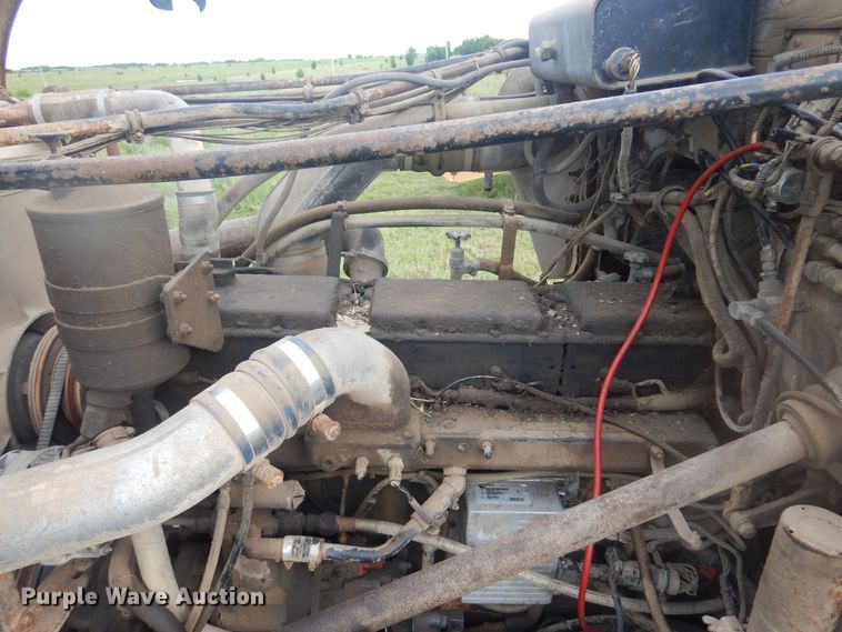 image for item DQ7114 1994 Western Star winch truck