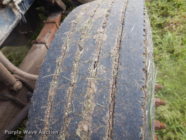 image for item DQ7114 1994 Western Star winch truck