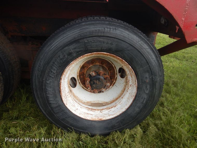 image for item DQ7114 1994 Western Star winch truck