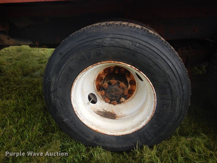 image for item DQ7114 1994 Western Star winch truck