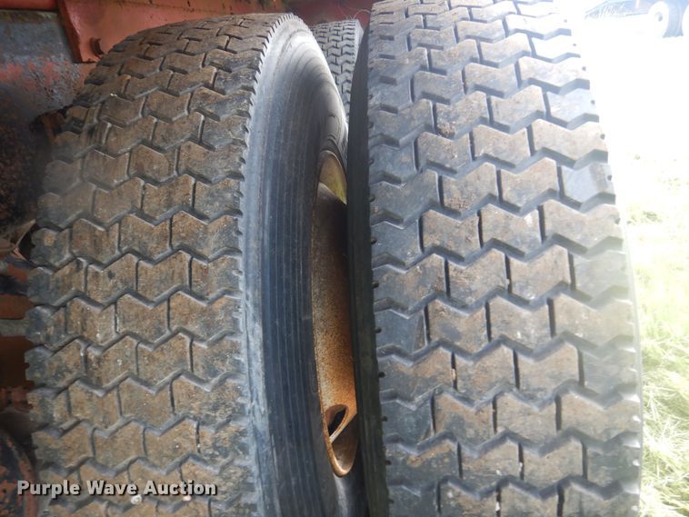 image for item DQ7114 1994 Western Star winch truck