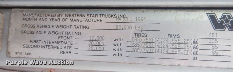 image for item DQ7114 1994 Western Star winch truck