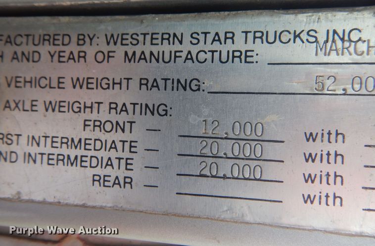 image for item DQ7114 1994 Western Star winch truck