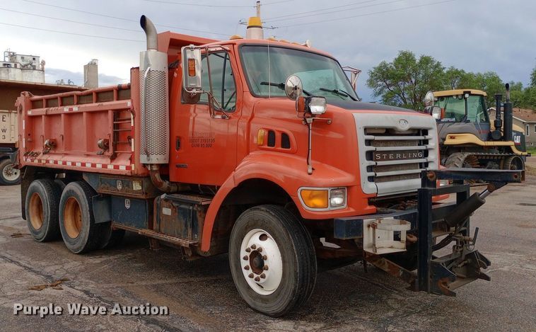 image for item DQ7120 2003 Sterling   LT7500 dump truck