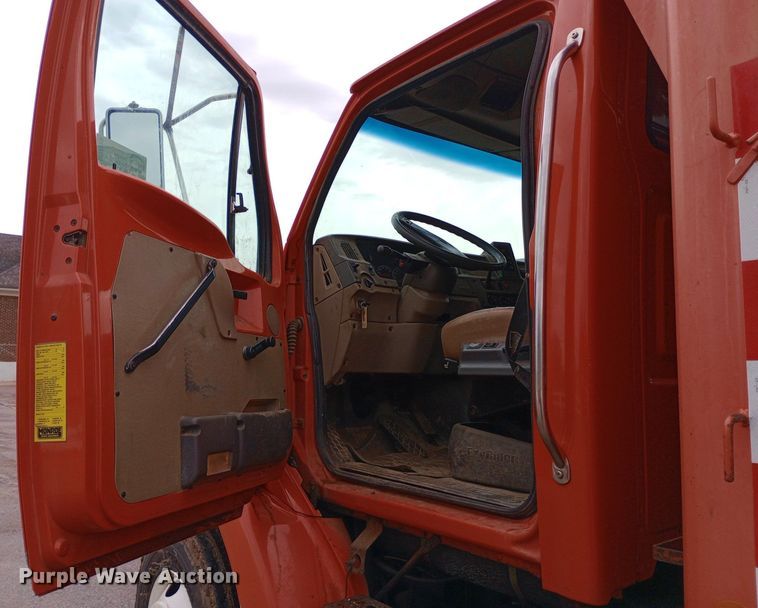 image for item DQ7120 2003 Sterling   LT7500 dump truck