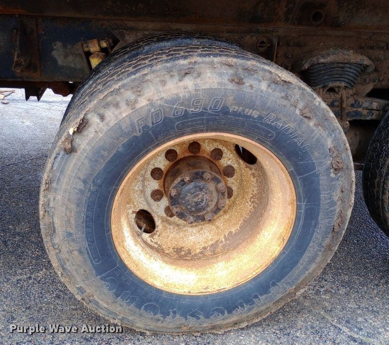 image for item DQ7120 2003 Sterling   LT7500 dump truck