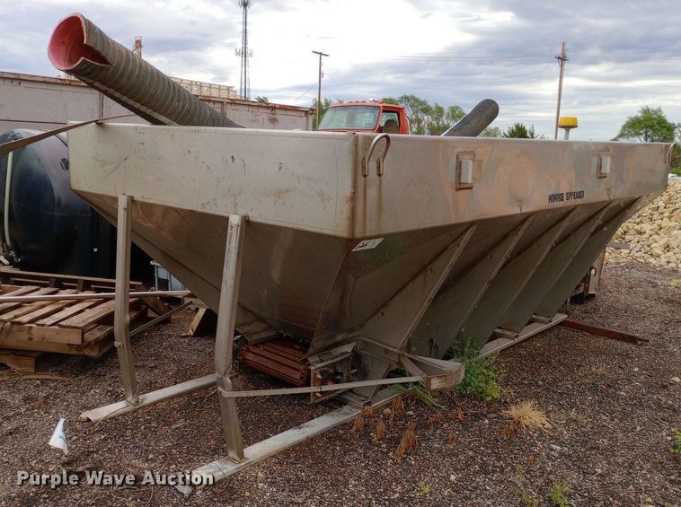 image for item DQ7120 2003 Sterling   LT7500 dump truck