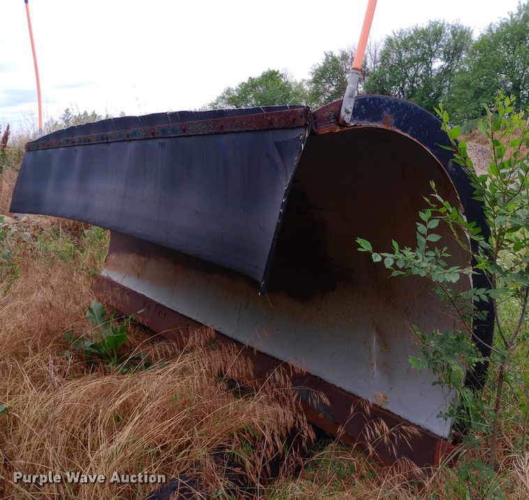 image for item DQ7120 2003 Sterling   LT7500 dump truck