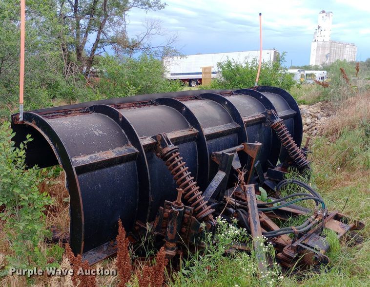 image for item DQ7120 2003 Sterling   LT7500 dump truck
