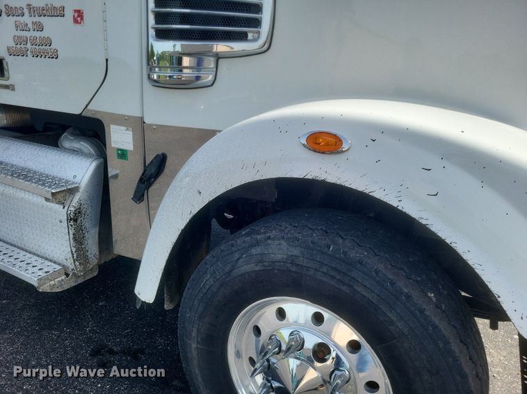 image for item DR4795 2013 Freightliner  Coronado SD dump truck