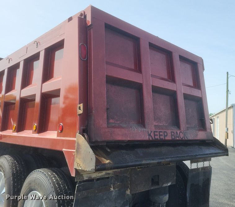 image for item DR4795 2013 Freightliner  Coronado SD dump truck