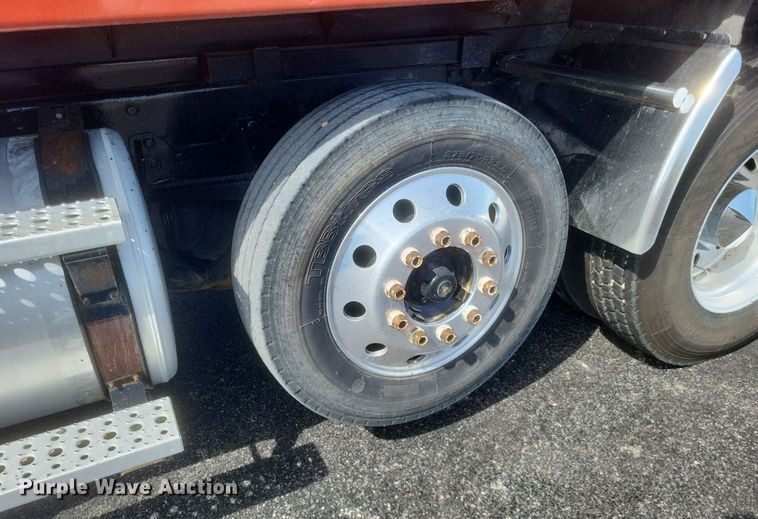 image for item DR4795 2013 Freightliner  Coronado SD dump truck