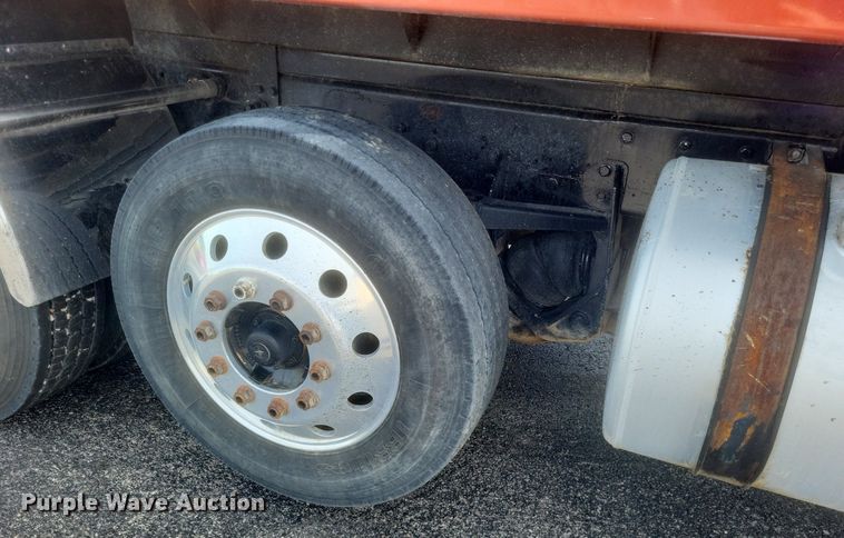 image for item DR4795 2013 Freightliner  Coronado SD dump truck