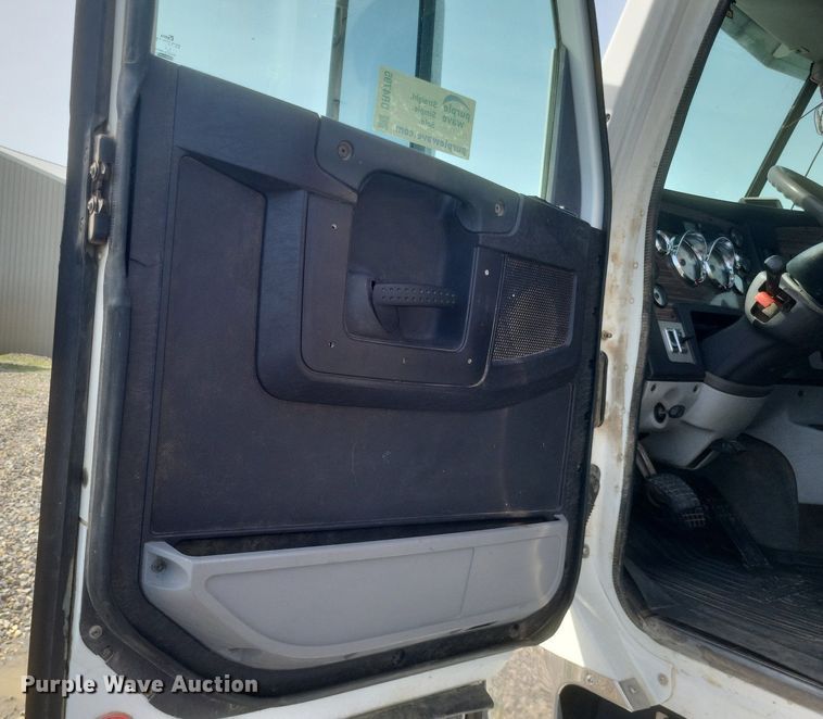 image for item DR4795 2013 Freightliner  Coronado SD dump truck