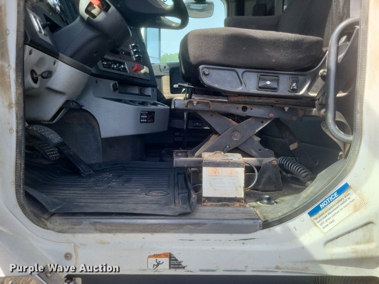 image for item DR4795 2013 Freightliner  Coronado SD dump truck