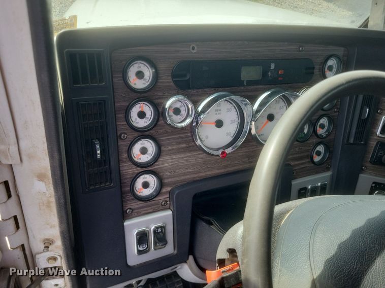 image for item DR4795 2013 Freightliner  Coronado SD dump truck