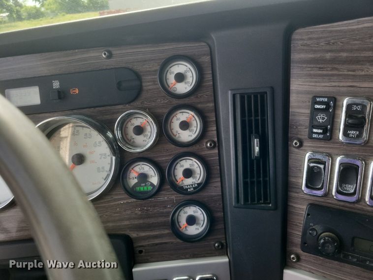 image for item DR4795 2013 Freightliner  Coronado SD dump truck