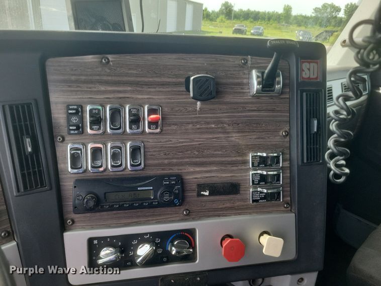 image for item DR4795 2013 Freightliner  Coronado SD dump truck