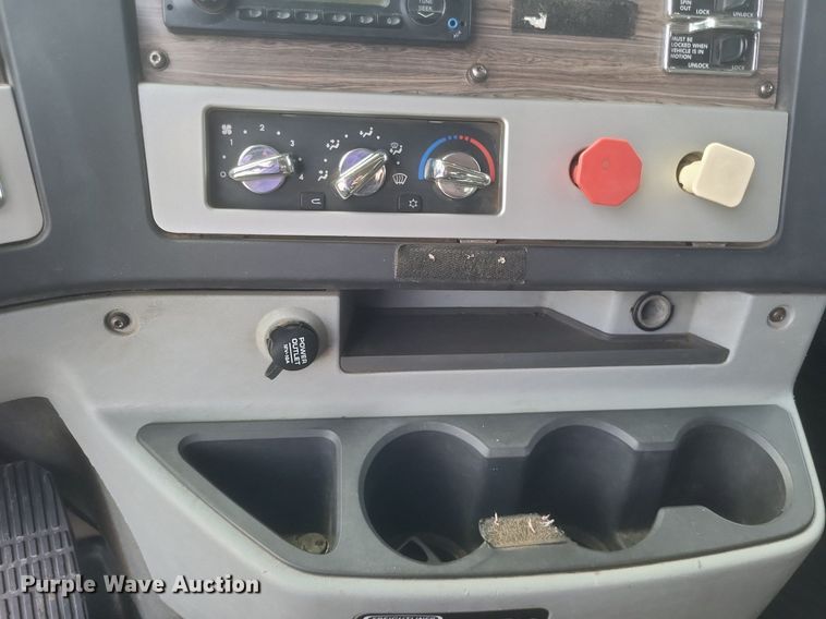 image for item DR4795 2013 Freightliner  Coronado SD dump truck