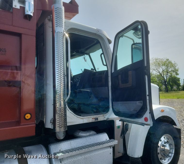 image for item DR4795 2013 Freightliner  Coronado SD dump truck