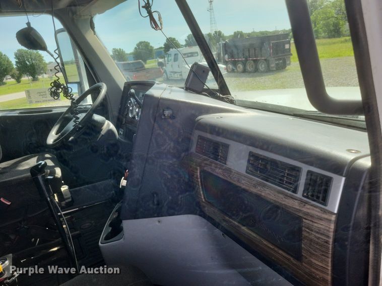 image for item DR4795 2013 Freightliner  Coronado SD dump truck