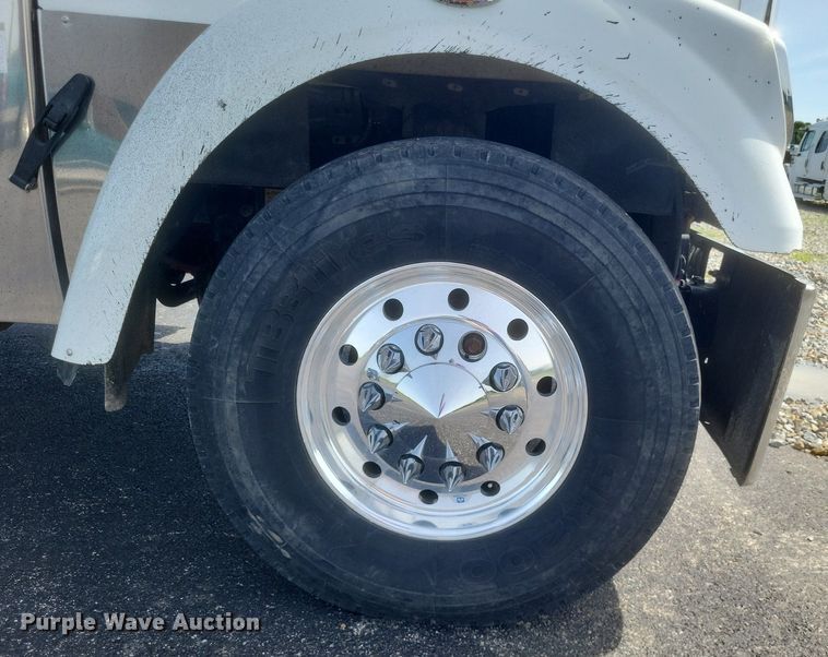 image for item DR4795 2013 Freightliner  Coronado SD dump truck