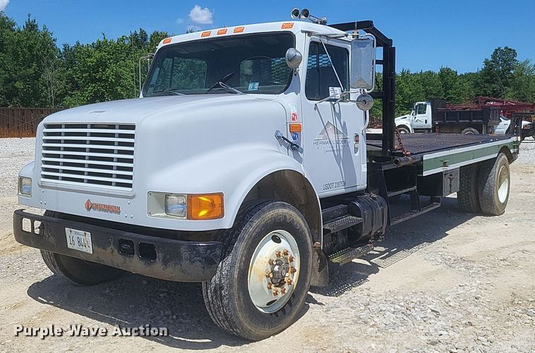 image for item DR4802 1992 International  4900 winch truck