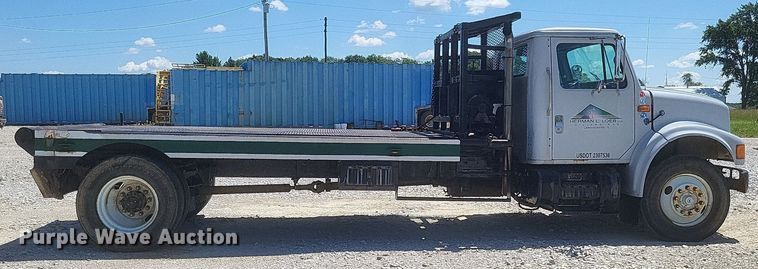 image for item DR4802 1992 International  4900 winch truck