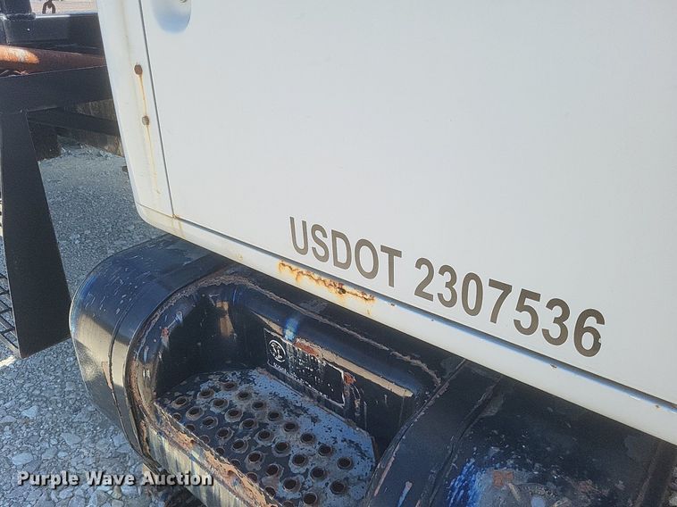 image for item DR4802 1992 International  4900 winch truck