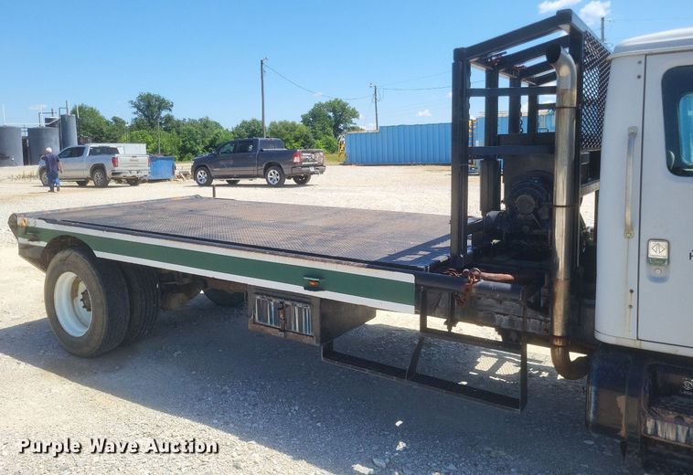 image for item DR4802 1992 International  4900 winch truck