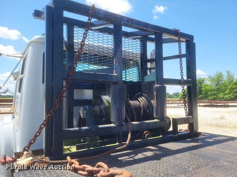 image for item DR4802 1992 International  4900 winch truck