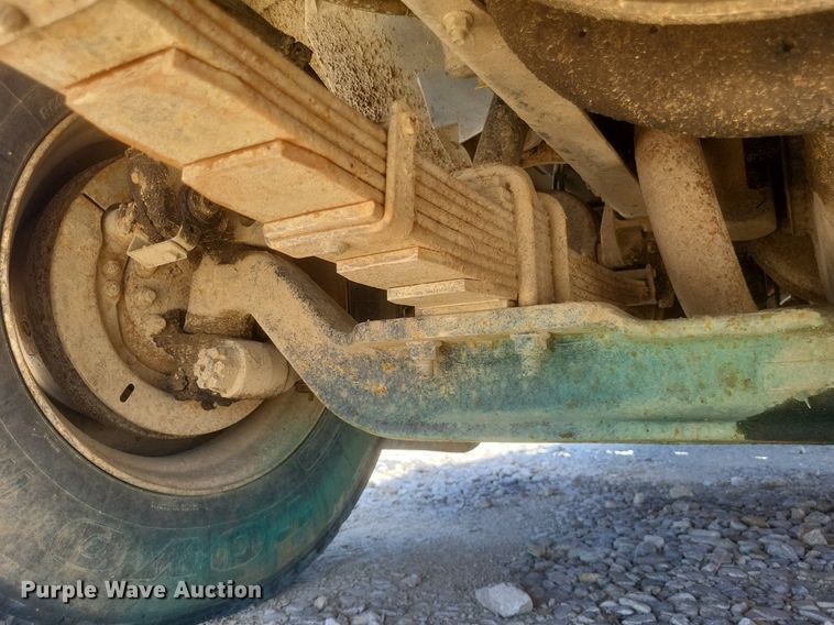 image for item DR4802 1992 International  4900 winch truck