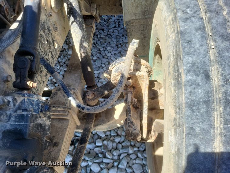 image for item DR4802 1992 International  4900 winch truck