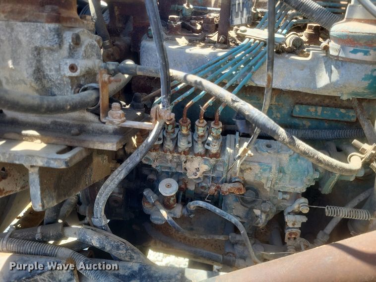 image for item DR4802 1992 International  4900 winch truck