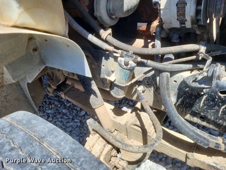 image for item DR4802 1992 International  4900 winch truck