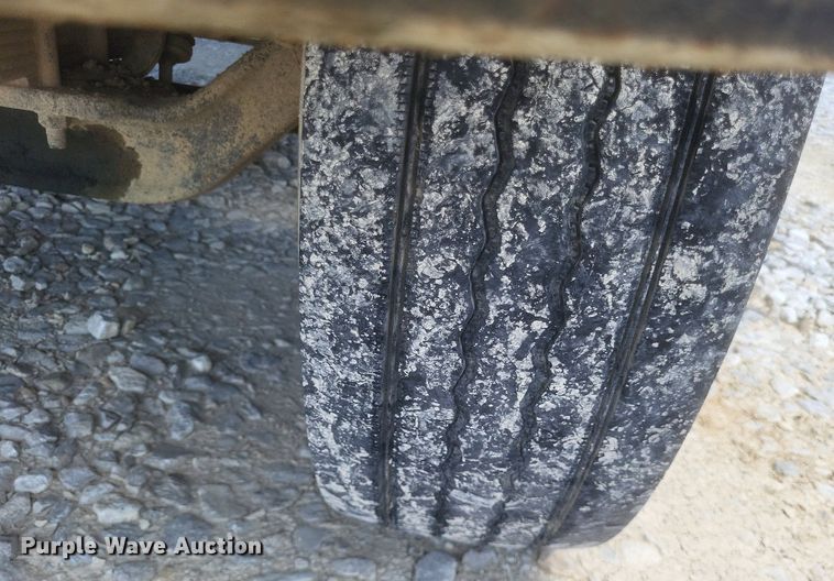 image for item DR4802 1992 International  4900 winch truck