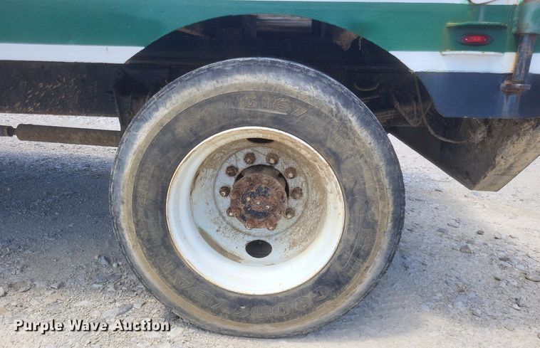 image for item DR4802 1992 International  4900 winch truck