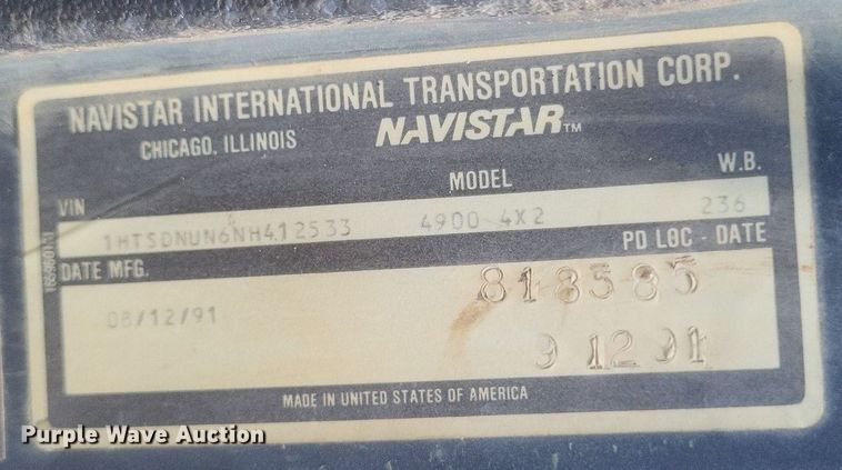 image for item DR4802 1992 International  4900 winch truck