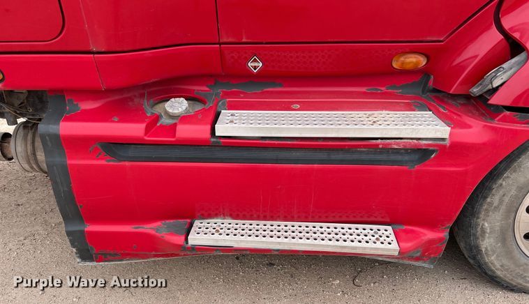 image for item DS3070 2012 International  Prostar semi truck