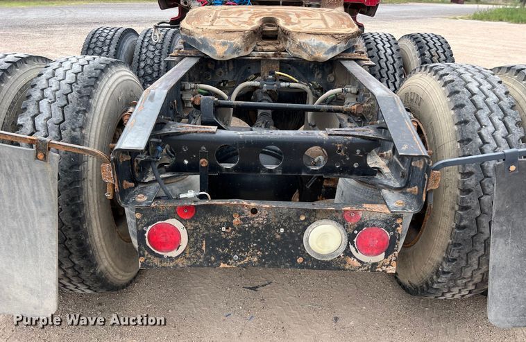 image for item DS3070 2012 International  Prostar semi truck