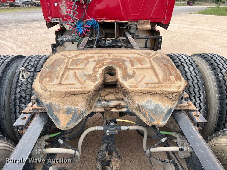 image for item DS3070 2012 International  Prostar semi truck