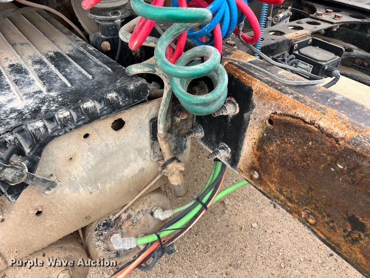 image for item DS3070 2012 International  Prostar semi truck