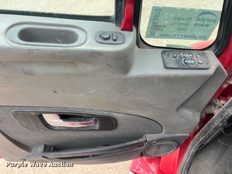 image for item DS3070 2012 International  Prostar semi truck