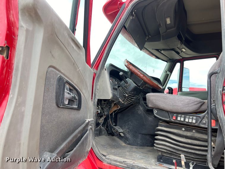 image for item DS3070 2012 International  Prostar semi truck